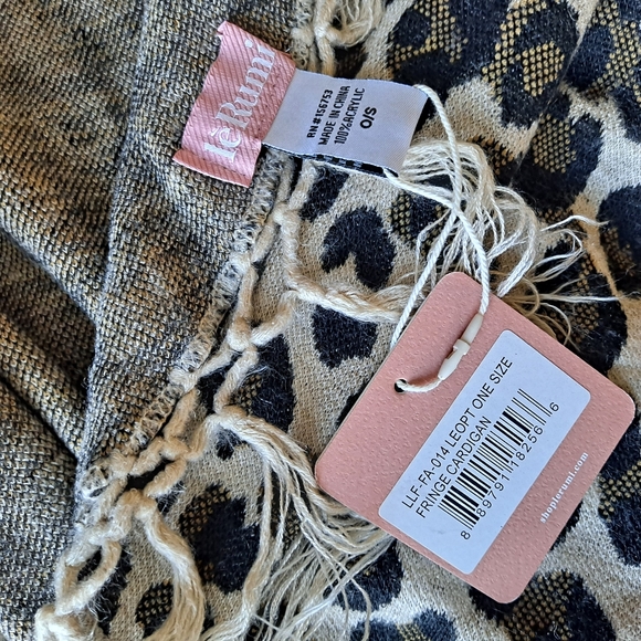 lèRumi Fringed Leopard Print Cardigan Sweater - Picture 6 of 8